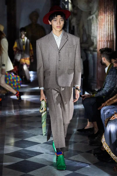 Look 45